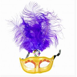 Маска маскарадная золотистая с фиолетовыми перьями